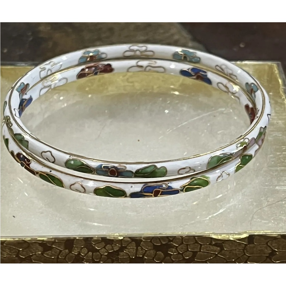 Vintage 2 Piece White Cloisonne
Bangles 2.5" Inside Diameter 7.8